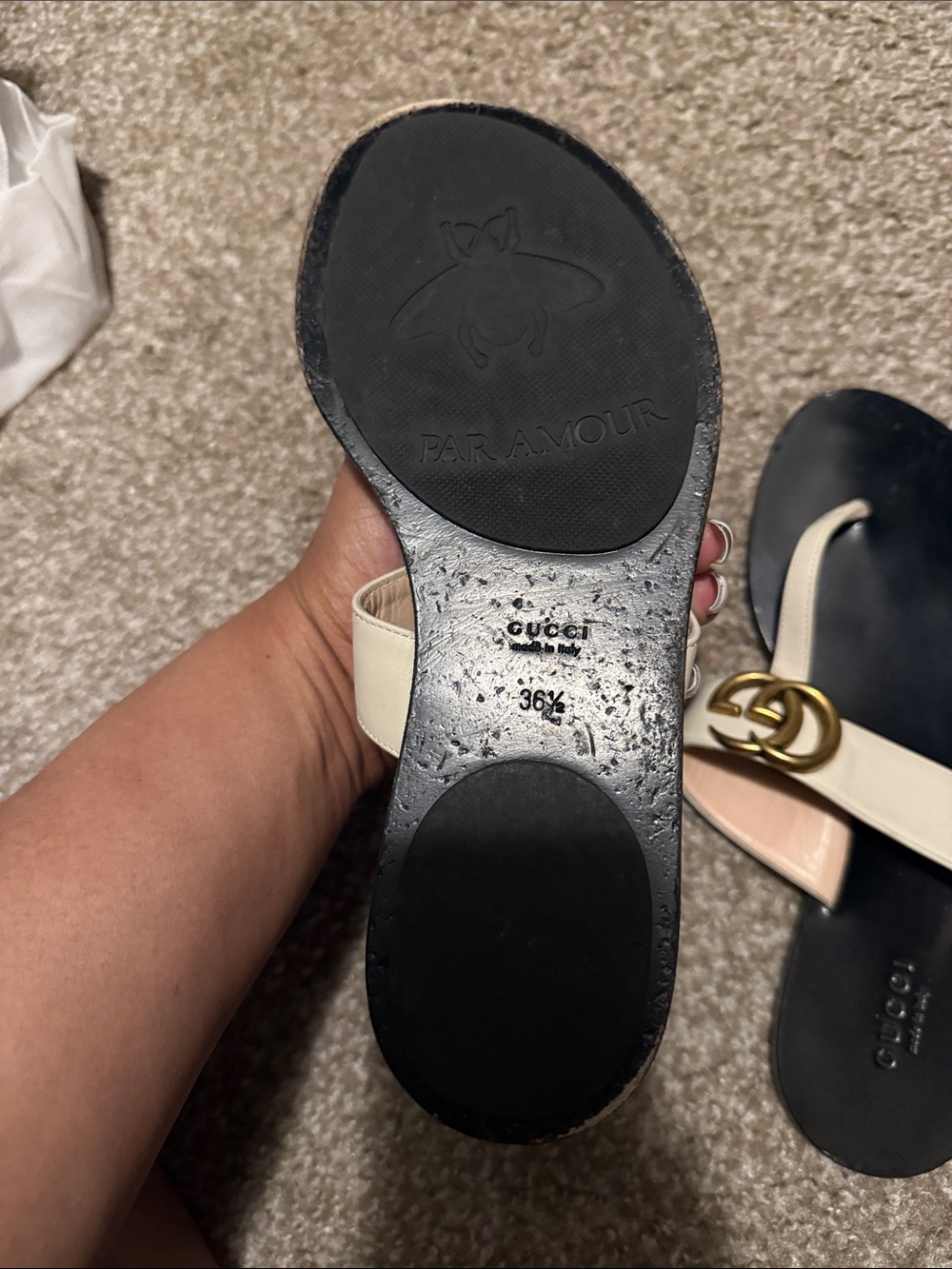 Gucci Black Footbed Beige Leather Thong Sandals with Gold Double G - Picture 2 of 4